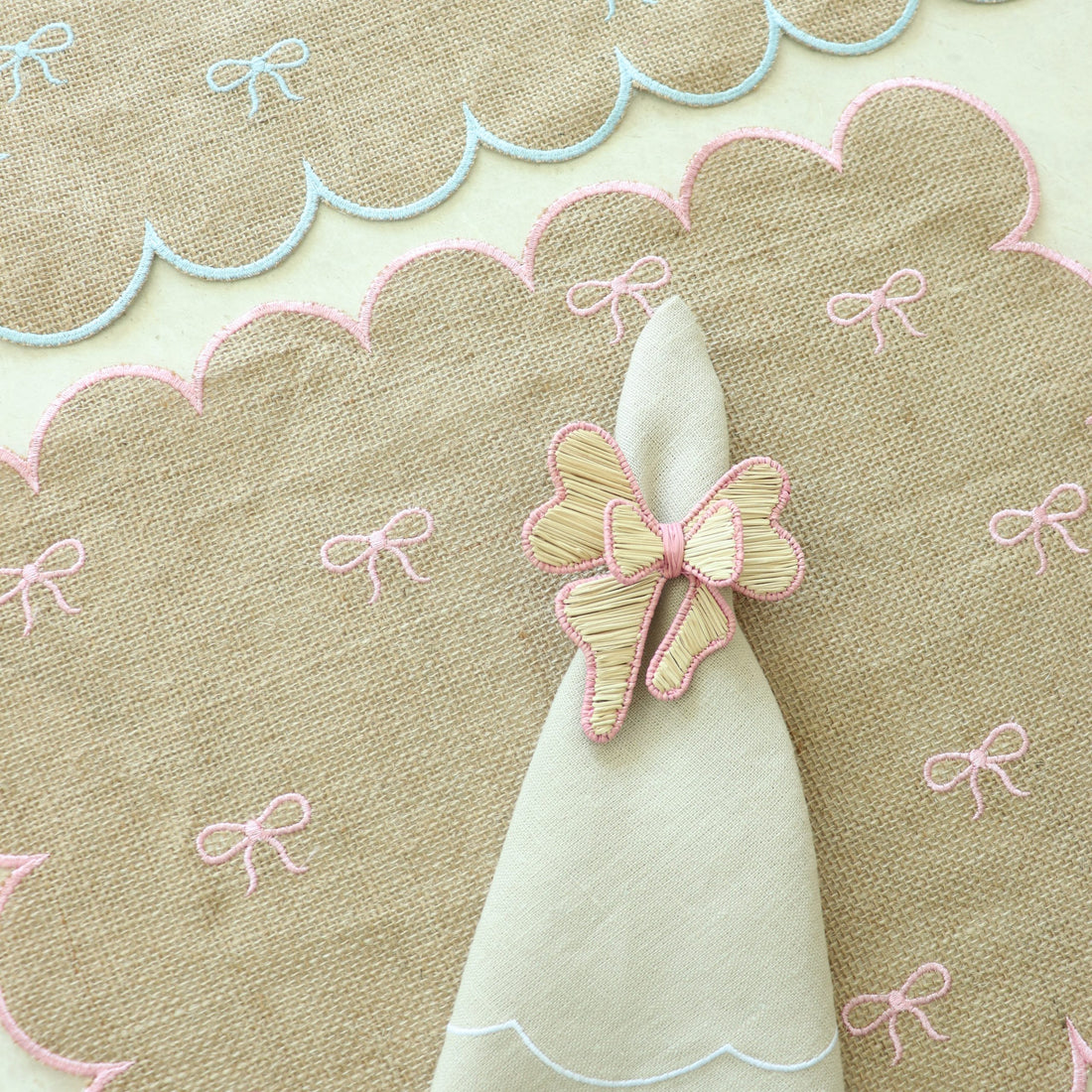 Rectangular Mini Bows Placemats x 4 image 0