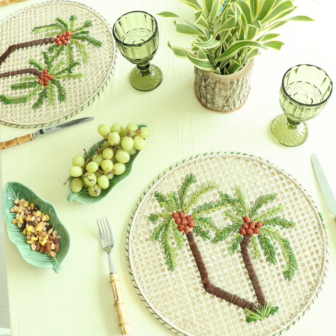 Palm Tree Embroidered Placemat image 0
