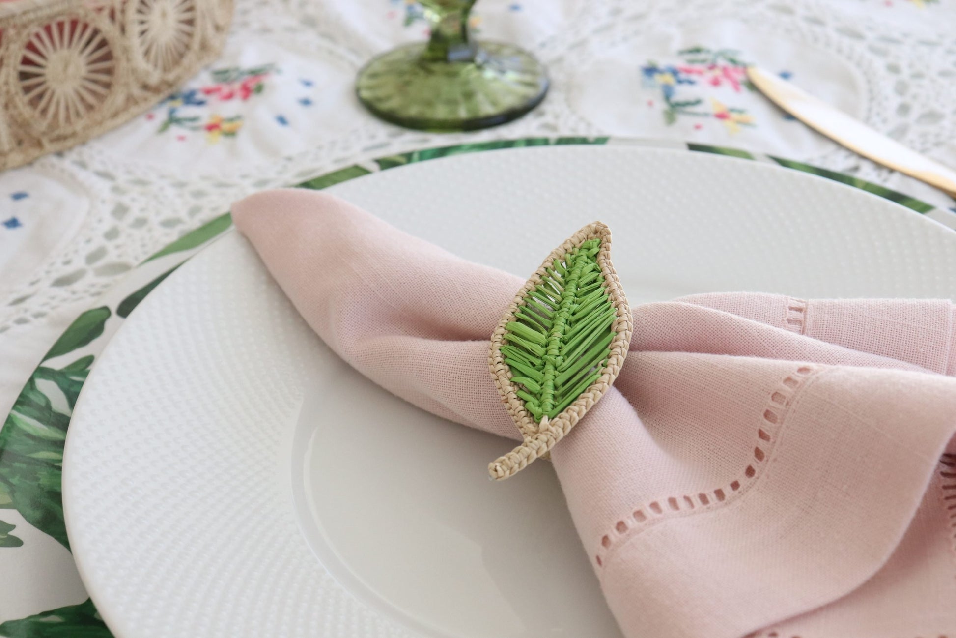Iraca Leaf Napkin Ring image 1